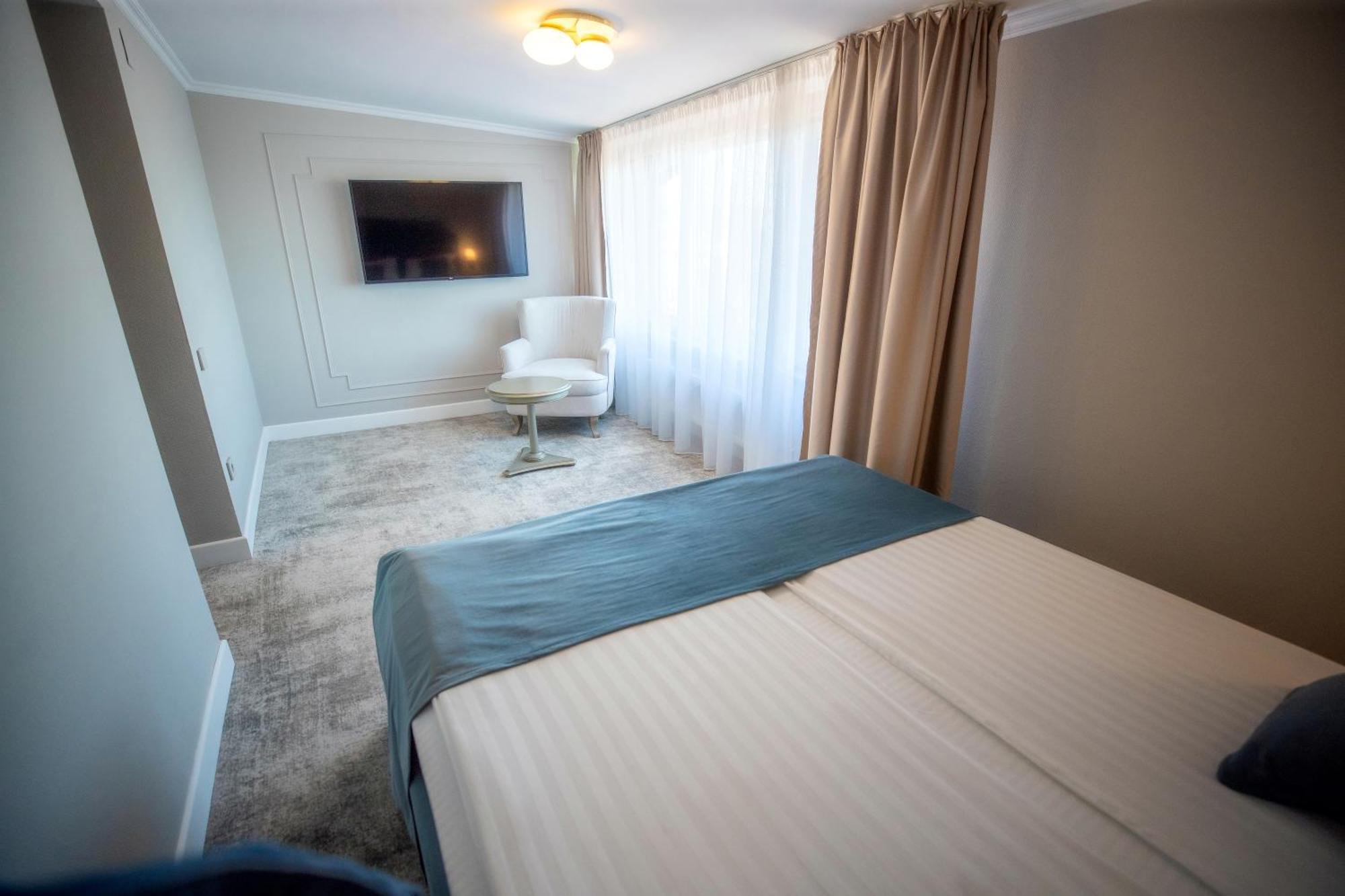 Hotel Meridian Cluj-Napoca Luaran gambar